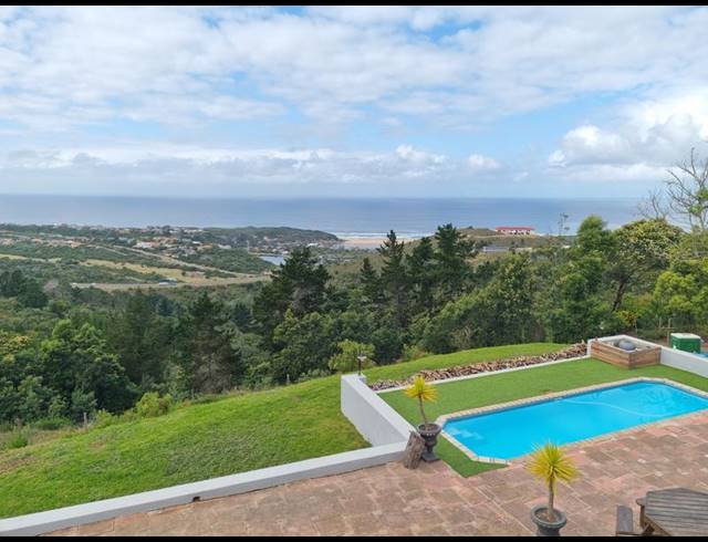 8 BEDROOM HOUSE FOR SALE IN GROOT BRAKRIVIER RURAL